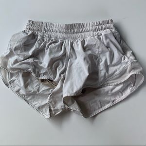 LULULEMON Hotty Hot Short 2.5 Low Rise White